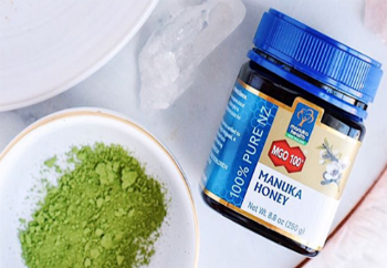 Ingrediencie na masku z Manuka medu a Matcha čaju